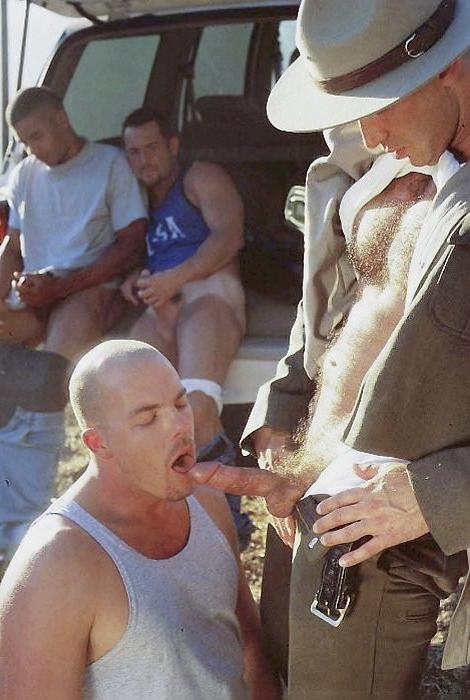 20P Mature muscle knights sucking and pounding by turn
