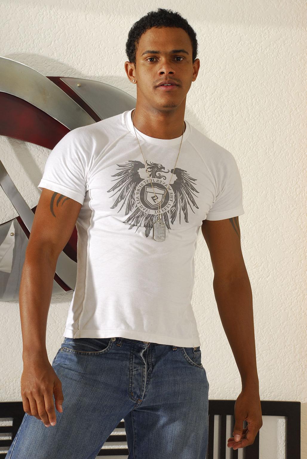 15P Gay pornstar William Carioca up close and personal