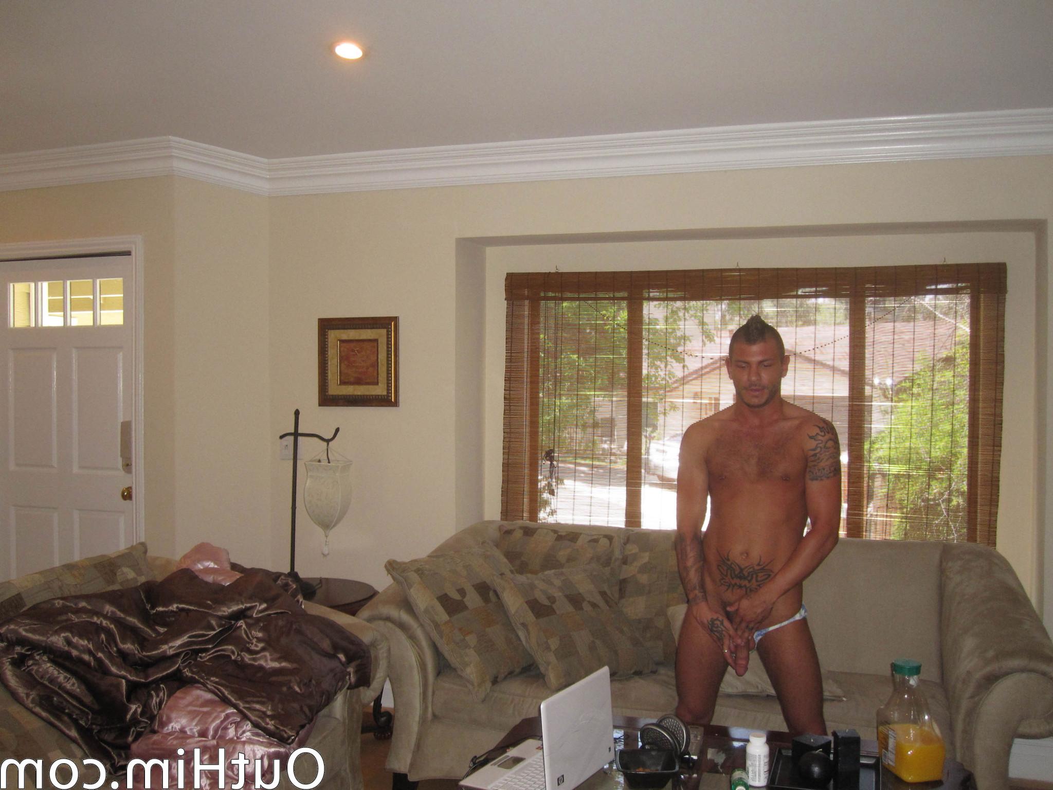 16P Gay pornstar Tristan Mathews up close and personal
