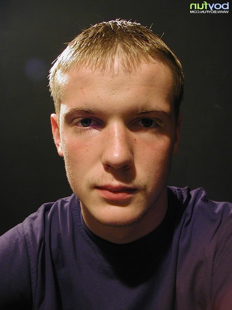 15P Sexy Adam Rogers peels off his camouflage pants