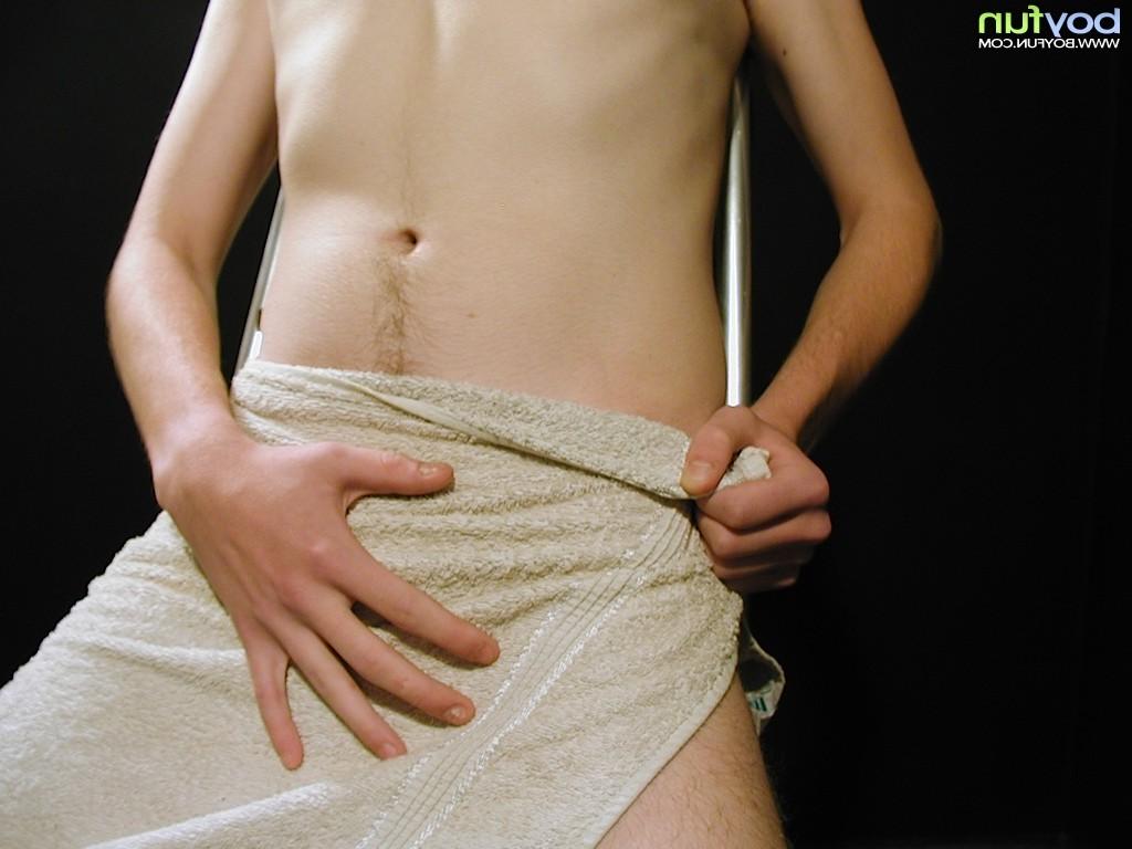 15P Sexy Adam Rogers peels off his camouflage pants
