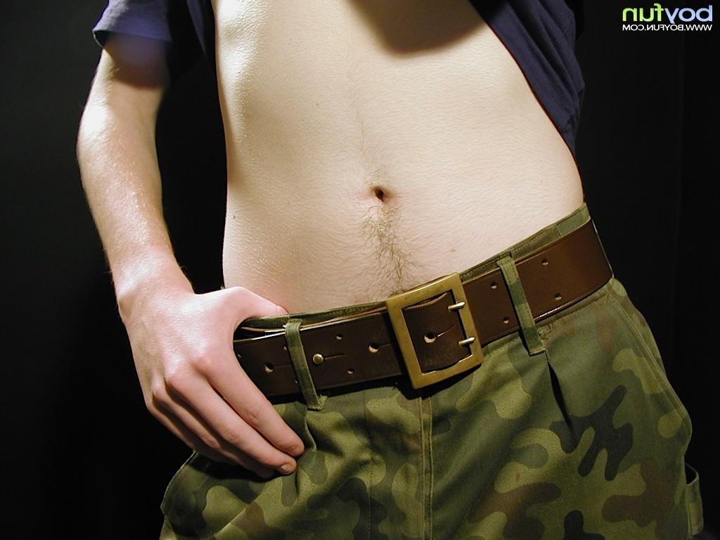 15P Sexy Adam Rogers peels off his camouflage pants