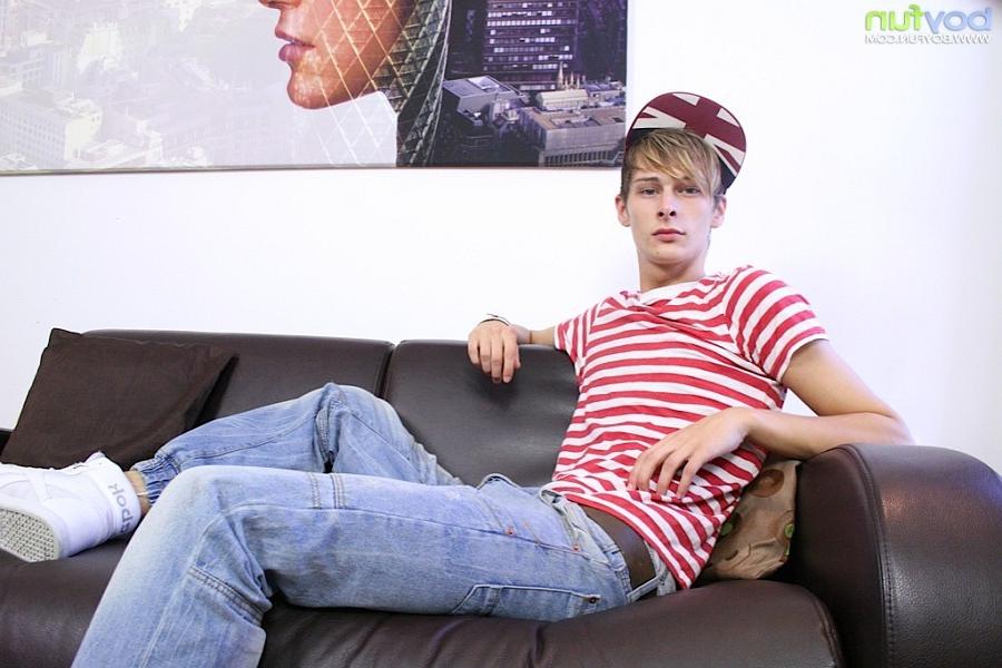 15P Tattooed Connor Levi busts a big nut onto his stomach