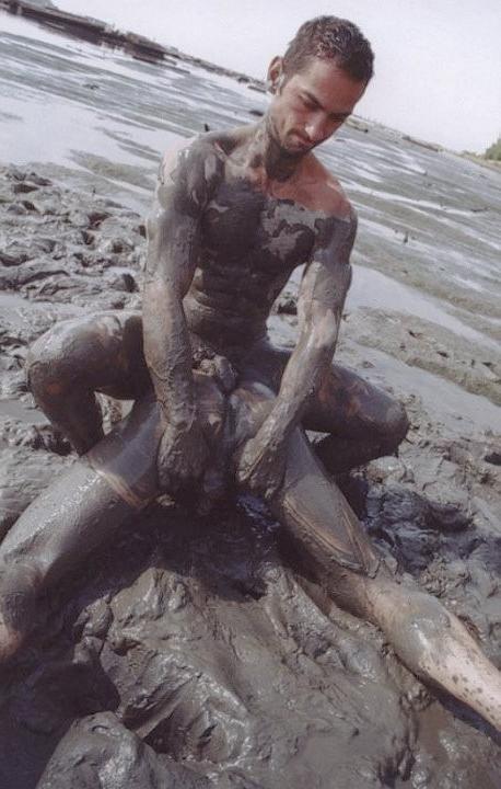 20P Muscle couple wrestling and thrusting  in the dirt