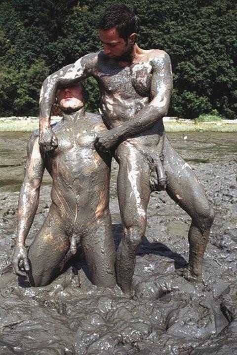 20P Muscle couple wrestling and thrusting  in the dirt