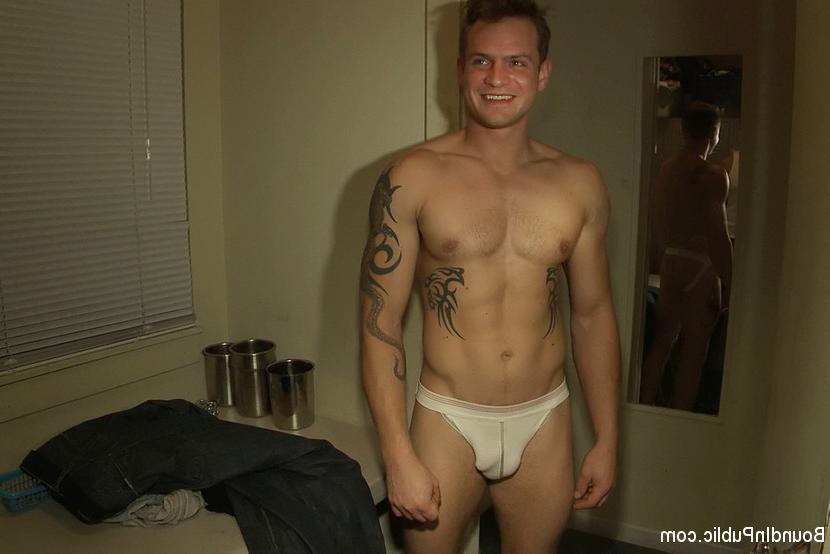 15P Famous stud Trent Diesel is part of a human centipede.