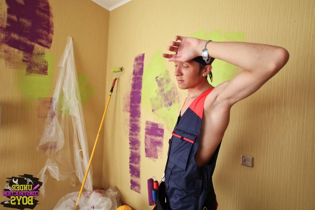 15P Nothing is too hot for this blond construction twink