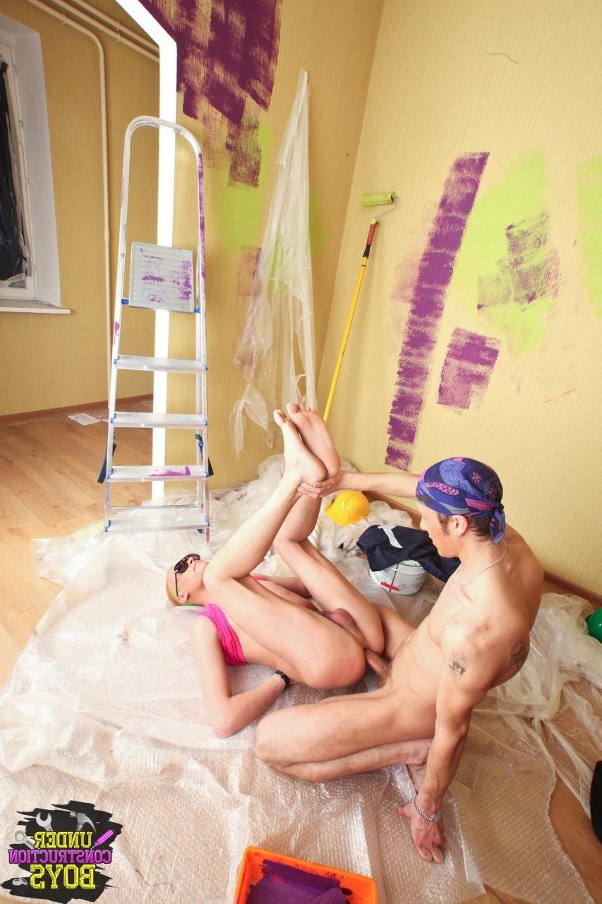 15P Nothing is too hot for this blond construction twink