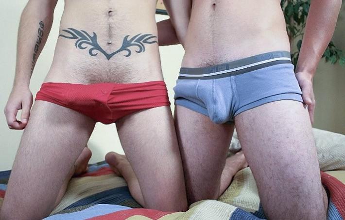 20P Two fresh college buddies kissing and mutual sucking experience