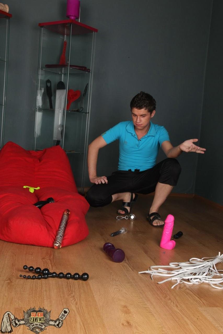 15P Horny twink couple get their kink on with spanking