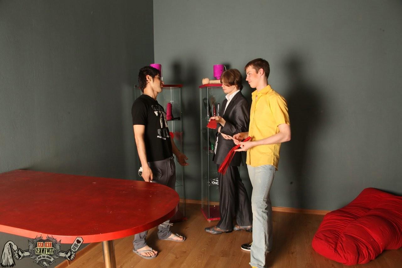 15P Blond sexy guy turned homo for his two dominant roommates