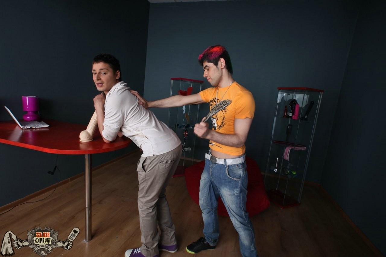 15P Twink ass spanking is something that turns this alt homo on