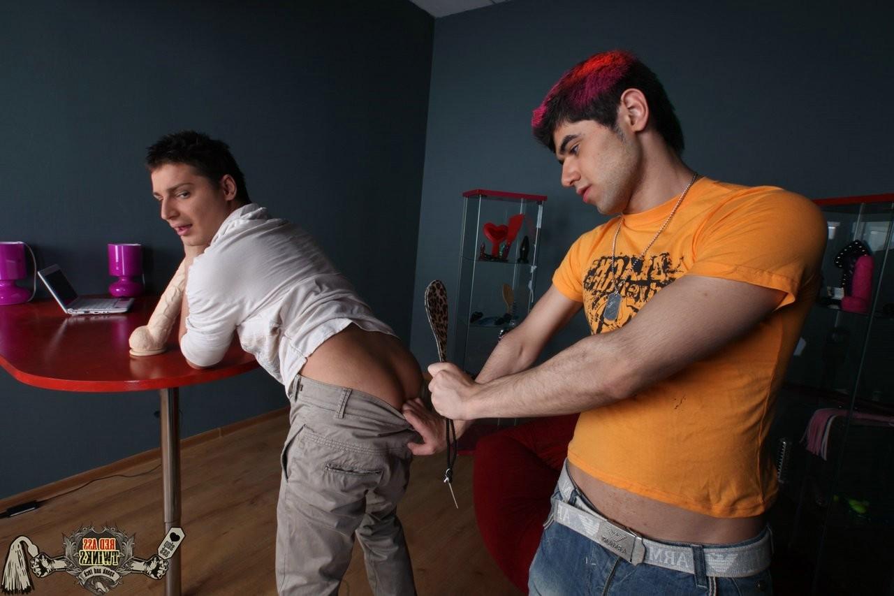 15P Twink ass spanking is something that turns this alt homo on