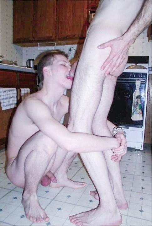 20P Smooth and hairy amateurs suck and fuck in kitchen