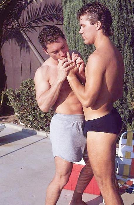 20P Muscle buddies enjoy mutual sucking and thrusting in a backyard