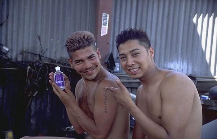20P Amateur latino fellows rimming and pounding on a parking bay