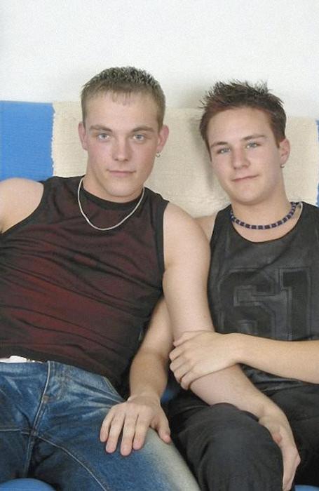 20P Virgin twink couple mutual sucking and jerking off