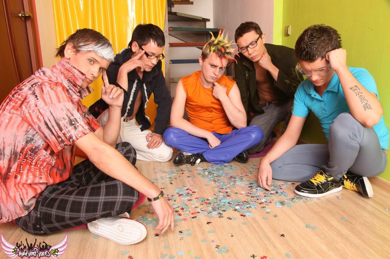 15P Hot orgy with delicious teen twinks that went all out on each other