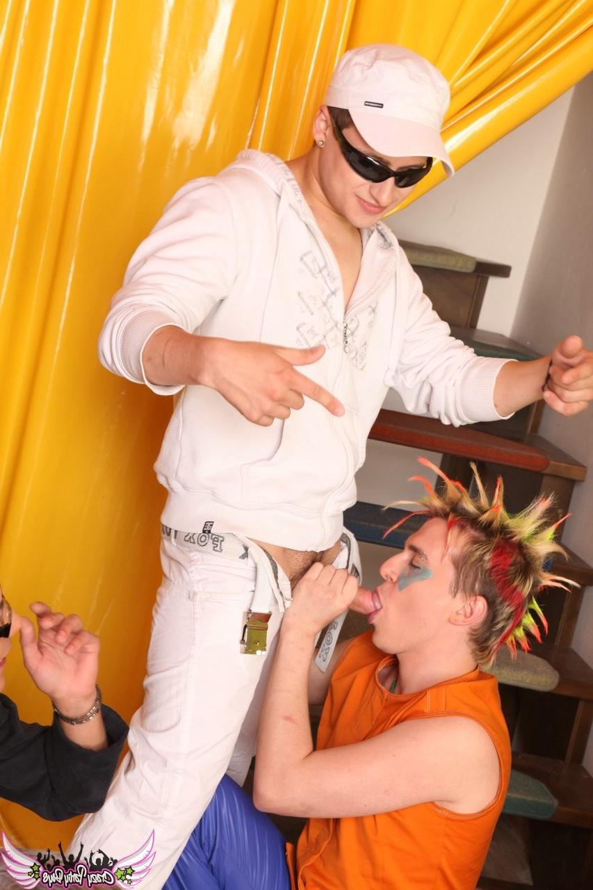 15P Hot orgy with delicious teen twinks that went all out on each other