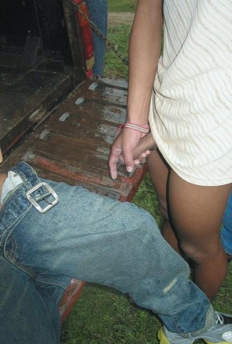 20P Three asian auto mechamics kissing and jerking off in the raw