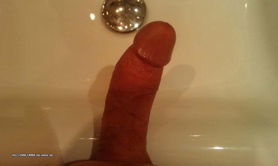 16P Picture compilation of amateur sexy BFs showing their dicks 