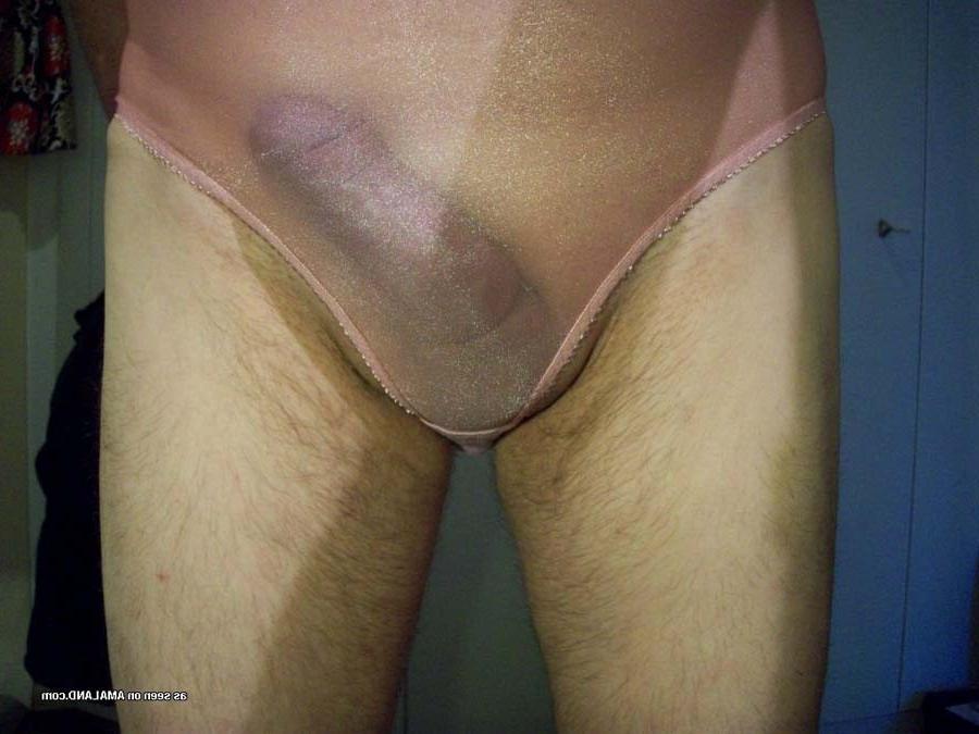 15P Picture gallery of a gay dude displaying his boner 