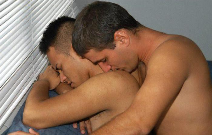 20P Latino knights screwing and jerking each other off in a motel