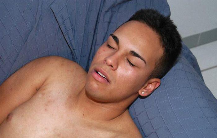 20P Latino knights screwing and jerking each other off in a motel