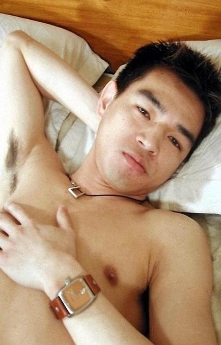 20P A fresh asian twink stripping and jerking and cumming on bed