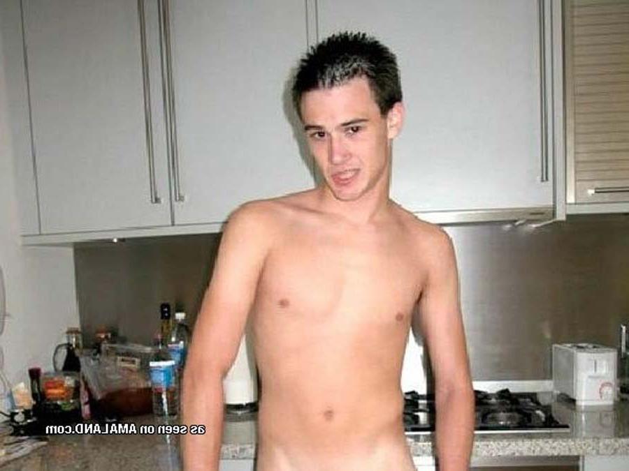 15P Pictures of twinks exposing their ass and cock 