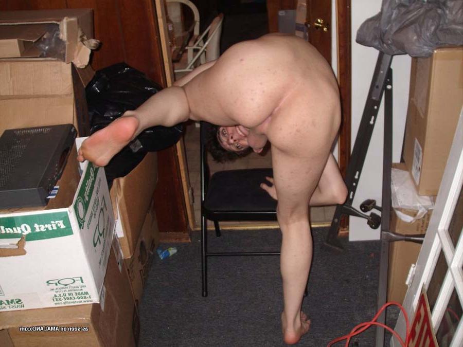 16P Photos of a naked geeky twink getting sleazy on cam 