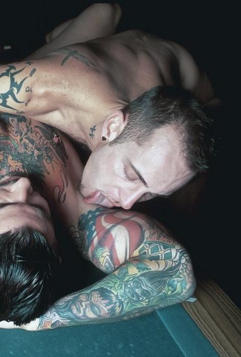 20P Tottooed muscles enjoy each others cock on a billiard table
