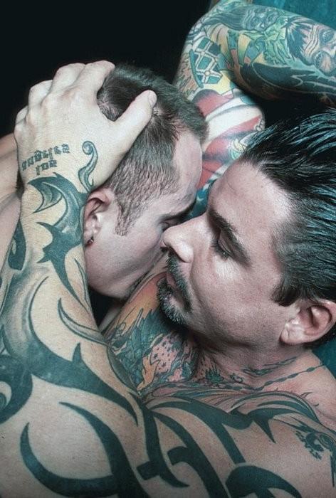 20P Tottooed muscles enjoy each others cock on a billiard table