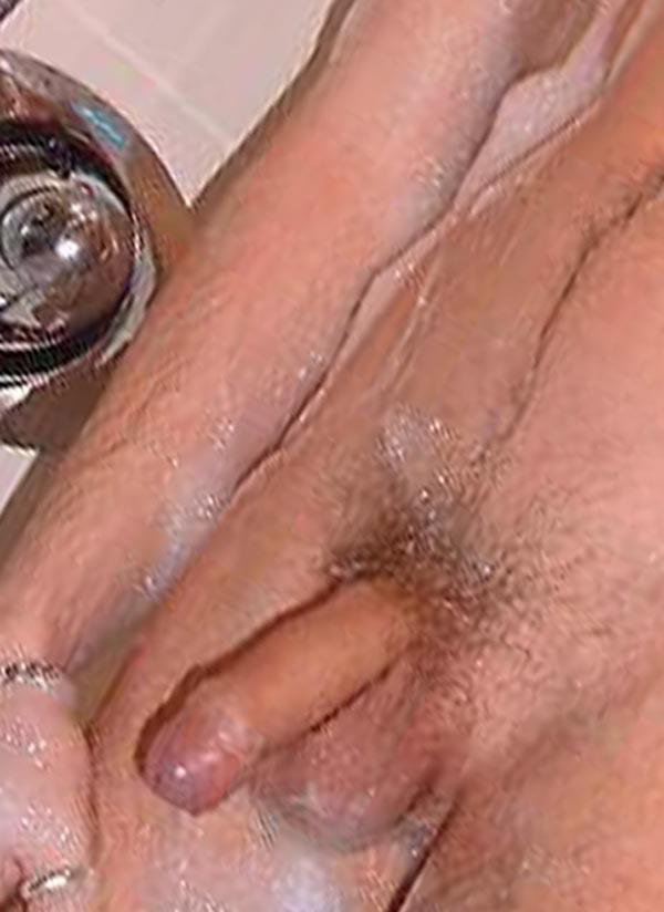 16P Pictures of sexy amateur hunks who got wild and kinky 