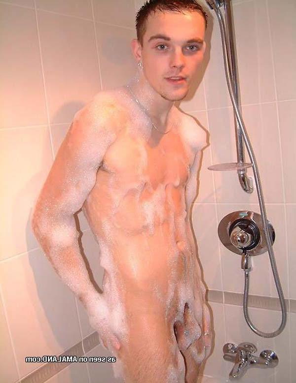 16P Pictures of sexy amateur hunks who got wild and kinky 