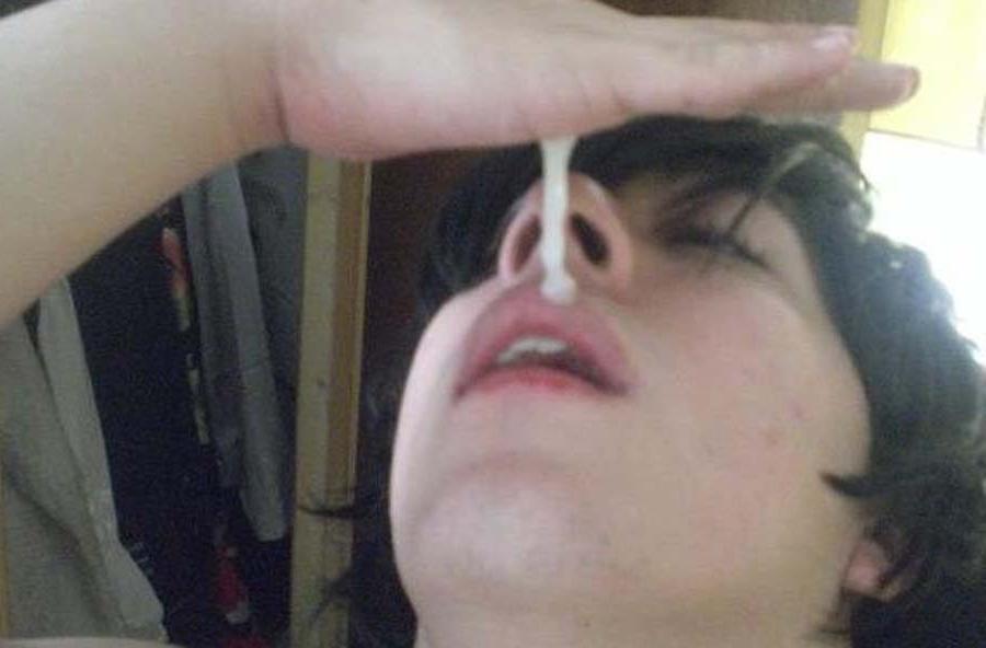 16P Pictures of sexy amateur hunks who got wild and kinky 