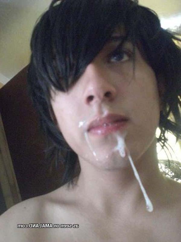 16P Pictures of sexy amateur hunks who got wild and kinky 