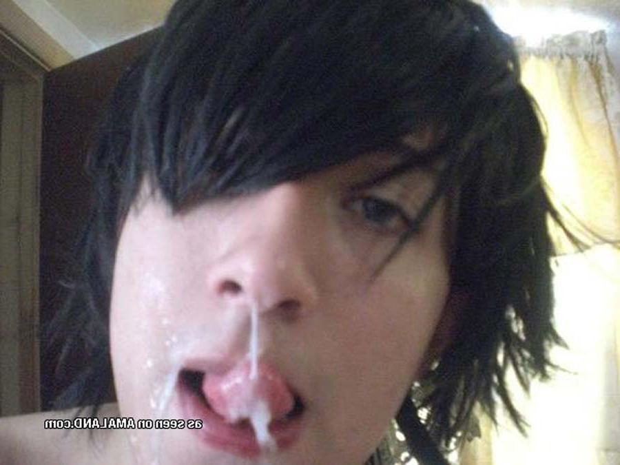 16P Pictures of sexy amateur hunks who got wild and kinky 