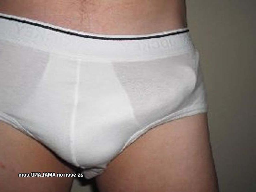 16P Photos of an amateur hunk who cums inside his boxers 
