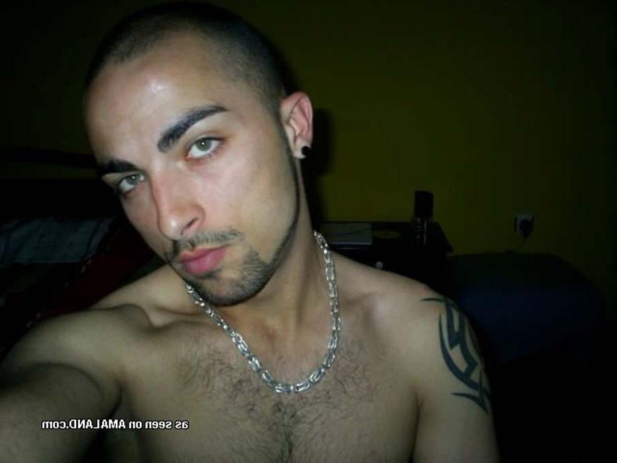 15P Pictures of an amateur hunk showing his hard cock 