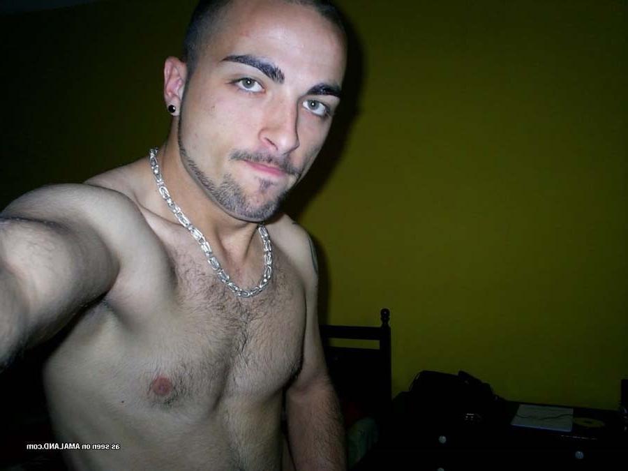 15P Pictures of an amateur hunk showing his hard cock 
