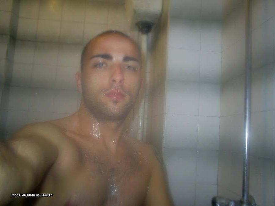 15P Pictures of an amateur hunk showing his hard cock 
