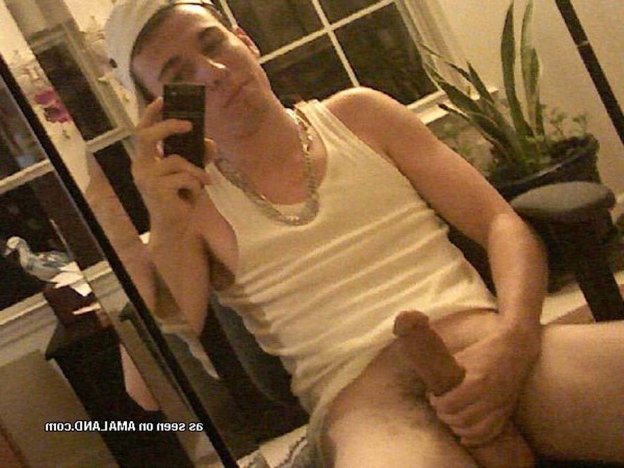 15P Photo booth of amateur studs displaying their cocks