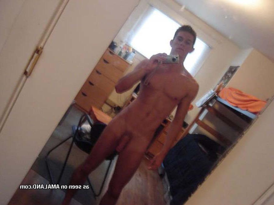 15P Two cool hunks self-shooting and showing off their stiff cocks