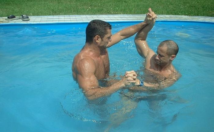 20P Mature muscles wrestling and thrusting by the pool