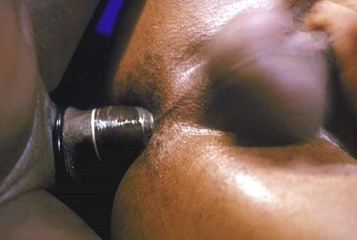 20P Two black muscle dudes wrestling and fucking and cumming gusto