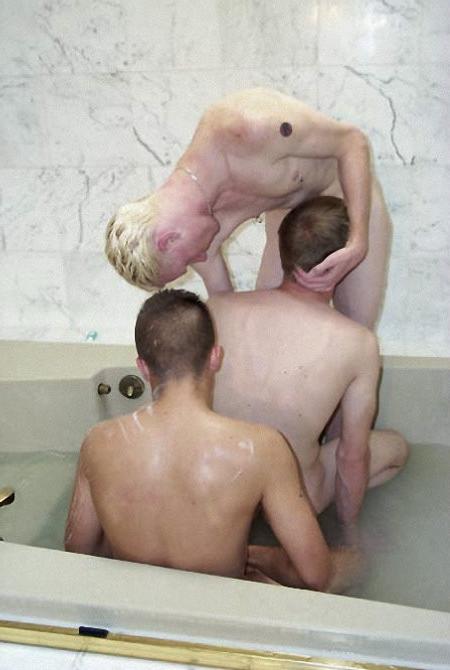 20P Three gorgeous twinks screwing by turn and cumming in a bath