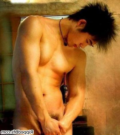 10P Hunk dude with nice upper body showing off his goodies