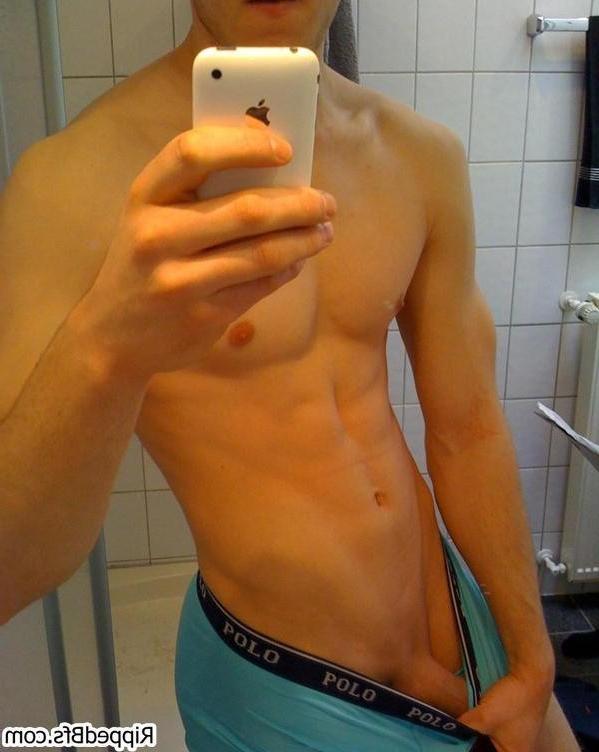 10P Hunk dude wearing only his boxers showing up his muscles