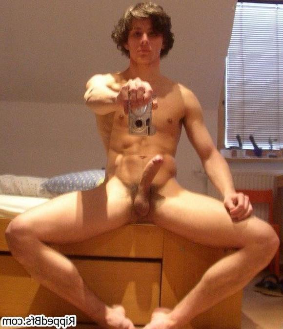 10P Hunk dude wearing only his boxers showing up his muscles